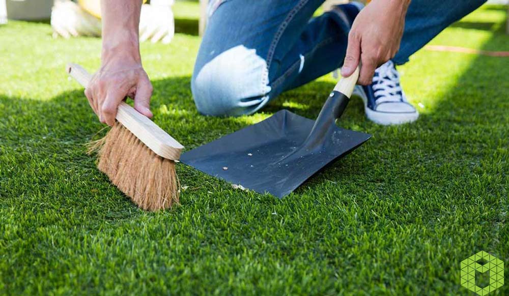 كيف يجب ان تتم صيانة وتنظيف العشب الصناعي Integral Turf